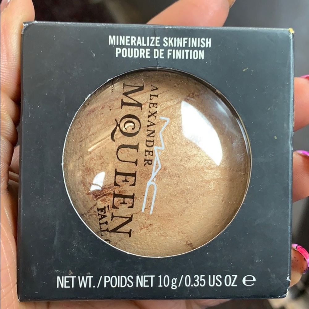 MAC Alexander Mc Queen Mineralize Powder
